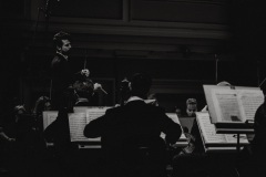 Czarno-białe zdjęcie. Yaroslav Shemet, Orkiestra Symfoniczna Filharmonii Śląskiej