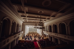 Sala koncertowa im. Karola Stryji widoczna z balkonu.