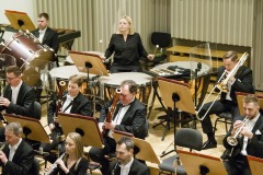Muzycy Orkiestry Symfonicznej Filharmonii Śląskiej podczas oklasków