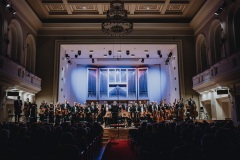Orkiestra Symfoniczna Filharmonii Śląskiej na estradzie
